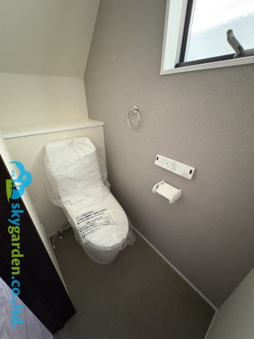 藤沢市羽鳥5丁目　新築戸建　全1棟のトイレ|落ち着いた色調のトイレです
