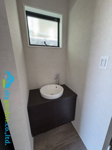 藤沢市羽鳥5丁目　新築戸建　全1棟の洗面所|玄関ホールの手洗い