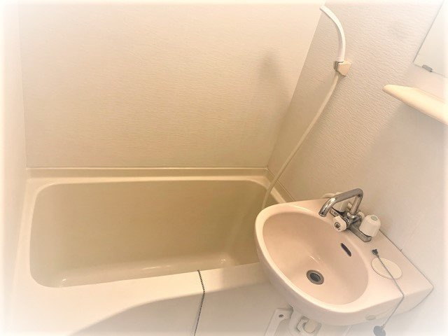 レオパレスＹＡＭＡの浴室|現状優先