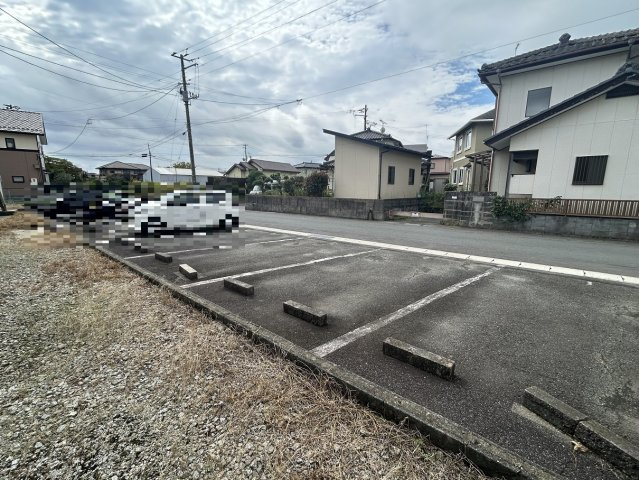 メゾンドスカイBの駐車場