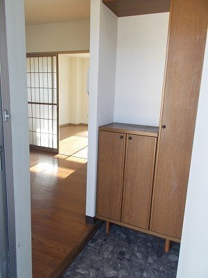 ニューハイツ柿沢の玄関|落ち着いた玄関です