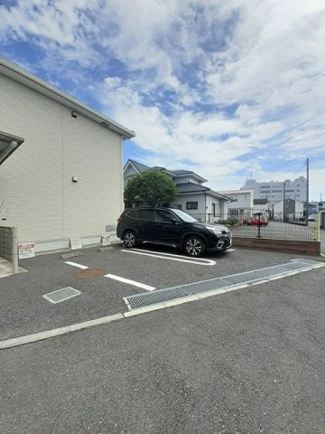 リメインズ湘南の駐車場|車をお持ちの方に嬉しい駐車場付きの物件です