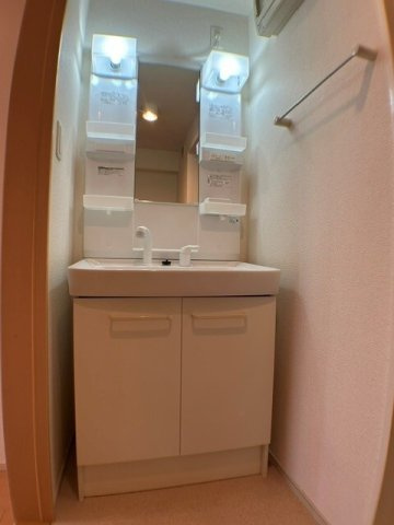 エテルノカーサの洗面所|広い洗面スペース