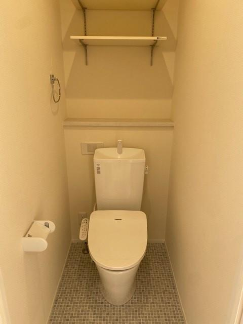 レスペデーザ茅ヶ崎のトイレ|落ち着いた色調のトイレです