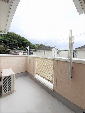 けやきハウスのバルコニー|外からの目が気にならないバルコニーで洗濯物が干せます