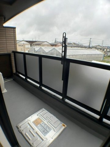 グレース　ローズのバルコニー|暖かな日差しのふりそそぐバルコニー