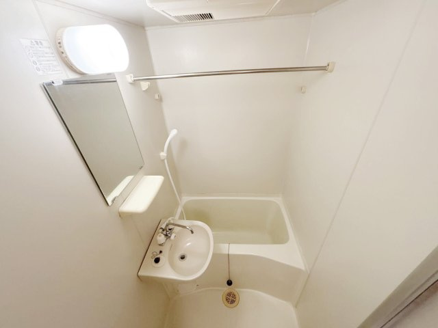 レオパレスＭＩＺＵＨＯの浴室|お風呂で日々の疲れを落としましょう