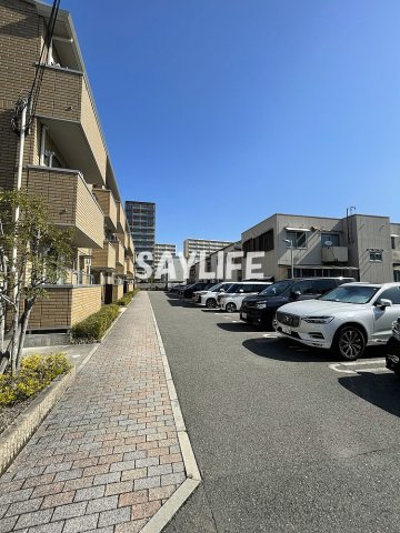 フローラの駐車場