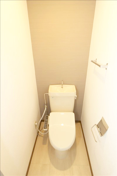 熊本市中央区渡鹿５丁目の賃貸マンションのトイレ|清潔感のあるトイレです