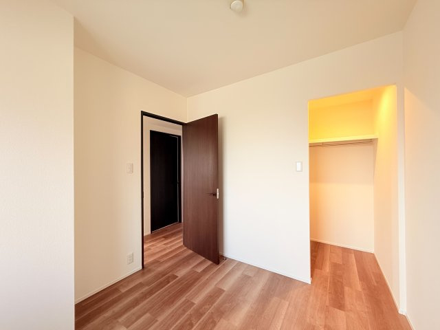 コート甲子園南四番館の収納
