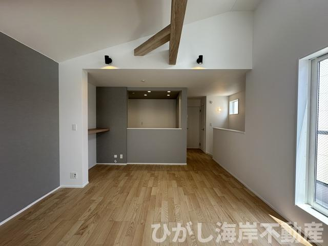 茅ケ崎市東海岸北5丁目　新築戸建　全４棟の居間・リビング|16.6帖　吹抜付LDK