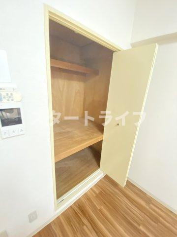 大阪市淀川区十三本町２丁目の賃貸マンションの収納