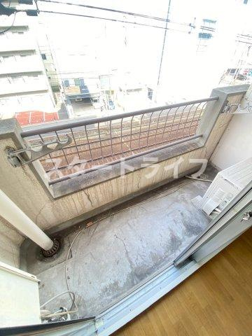 大阪市淀川区木川東２丁目の賃貸マンションのバルコニー