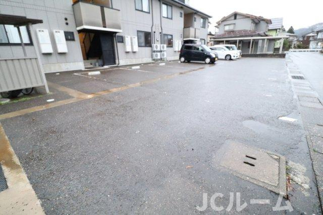 フレーズ・ヴェルジェの駐車場