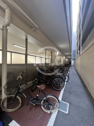 扇町亀甲マンション　菅北小学校のその他共用部分|扇町亀甲マンション　駐輪場