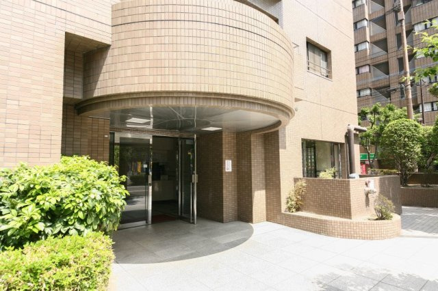 サーパス大博通り　博多小学校区のエントランス|サーパス大博通り