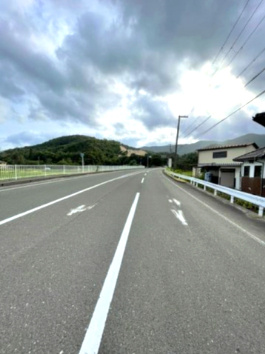 長浜市西浅井町大浦中古店舗併用住宅の前面道路含む現地写真