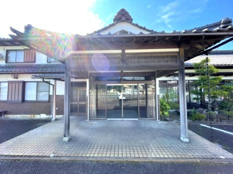 長浜市西浅井町大浦中古店舗併用住宅の外観