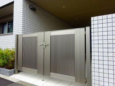 【エントランス】 | ルーチェソラーレ