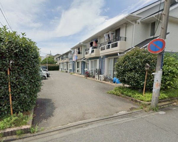 藤沢市辻堂３丁目のアパートのエントランス