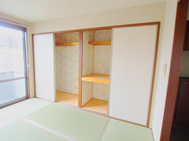 クレール梅林Bの収納