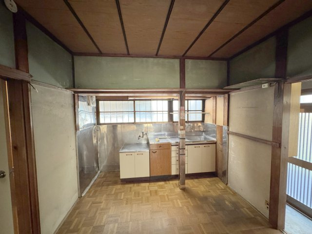 大島１丁目戸建ての居間・リビング|★ＤＫ６帖★