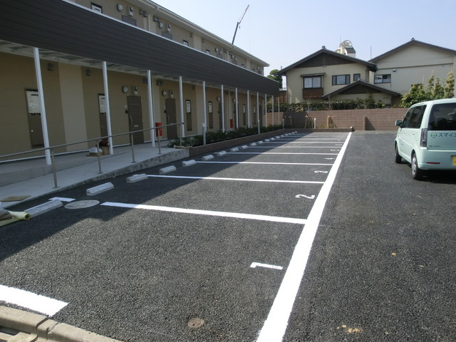 アドシール若柳Ⅰの駐車場|敷地内駐車場完備。