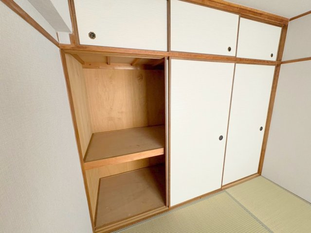 宝旭ハイツの収納