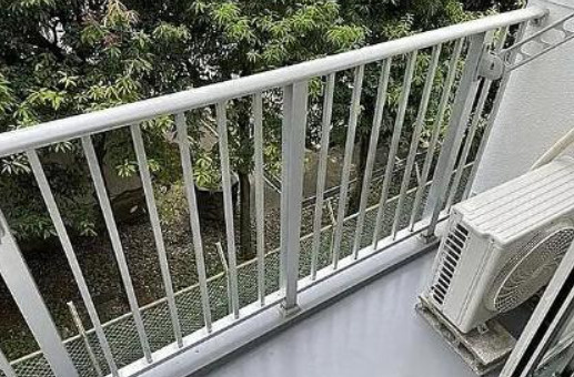 パイロットハウス北新宿のバルコニー