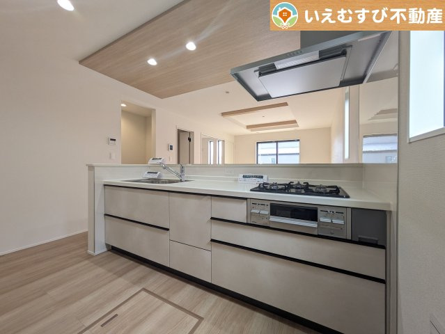 GRAFARE　深谷市天神町のキッチン|機能性収納性に溢れるキッチン
収納もたっぷり付いていてすっきり片付く！毎日楽しくお料理が出来そうです！