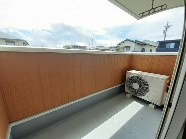 ネクサスクエア　ワンのバルコニー|外からの目が気にならないバルコニーで洗濯物が干せます