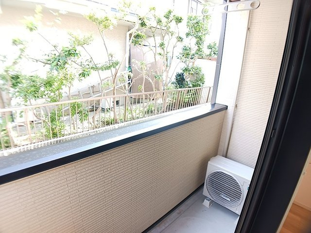 ジャルダン戸田谷のバルコニー|外からの目が気にならないバルコニーで洗濯物が干せます