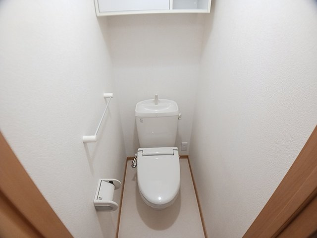 アルモニーαのトイレ|落ち着いた色調のトイレです