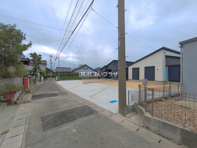 仲介手数料無料）津島市神尾町０１期の前面道路含む現地写真
