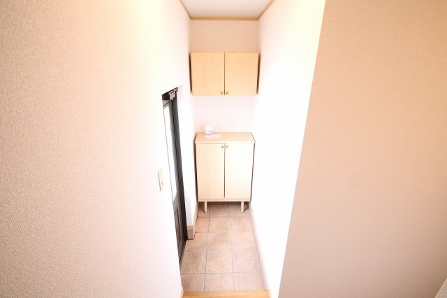 日進市藤塚１丁目のテラスの玄関|落ち着いた玄関です