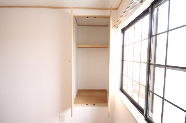 日進市藤塚１丁目のテラスの収納|こまごまとしたものを収納できそうですね