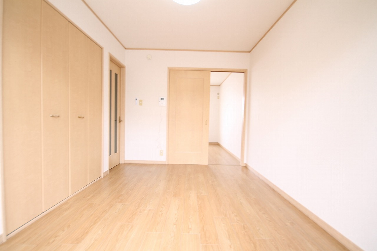 日進市藤塚１丁目のテラスの洋室|明るい洋室です