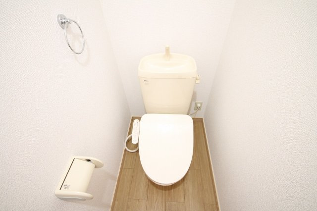 日進市藤塚１丁目のテラスのトイレ|ゆったりとした空間のトイレです
