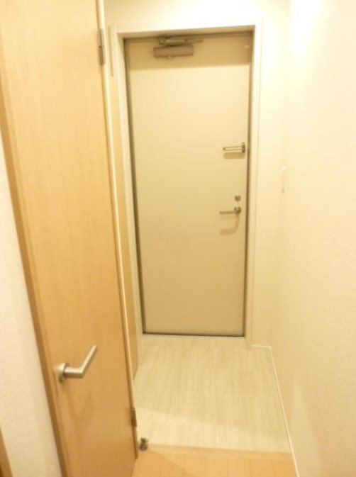 中野区江原町１丁目のアパートの玄関