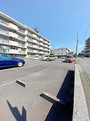 レジデンス　オーミの駐車場|駐車場です