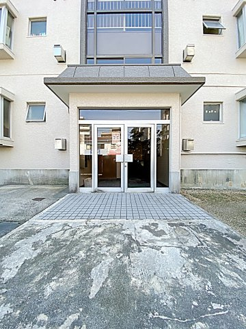 レジデンス　オーミのエントランス|建物の内部です