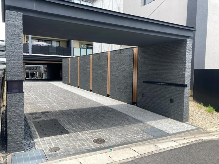 プラセシオン赤池ファーストのエントランス|ゆとりのあるエントランスです