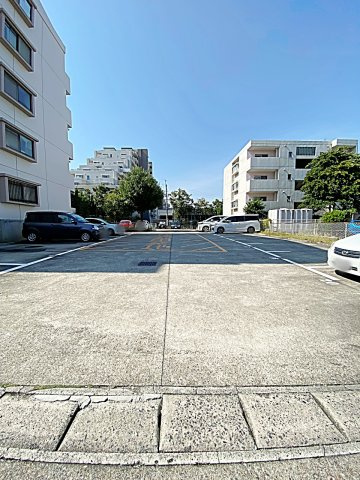サンファミリア長久手Ⅱの駐車場|カースペースがあります