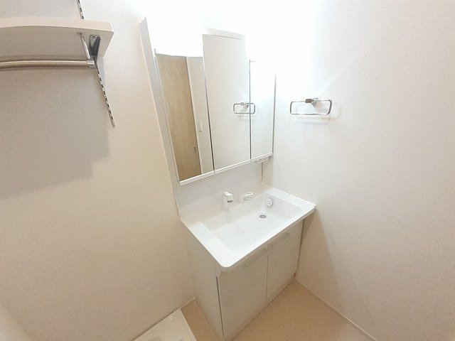 プレッソ杁ヶ池の洗面所|ゆったりとスペースのある洗面所