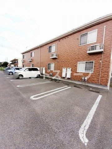 テラス田園Ｂの駐車場|高崎、前橋のお部屋探しはエンドスケープまで！お客様の理想お聞かせ下さい♪