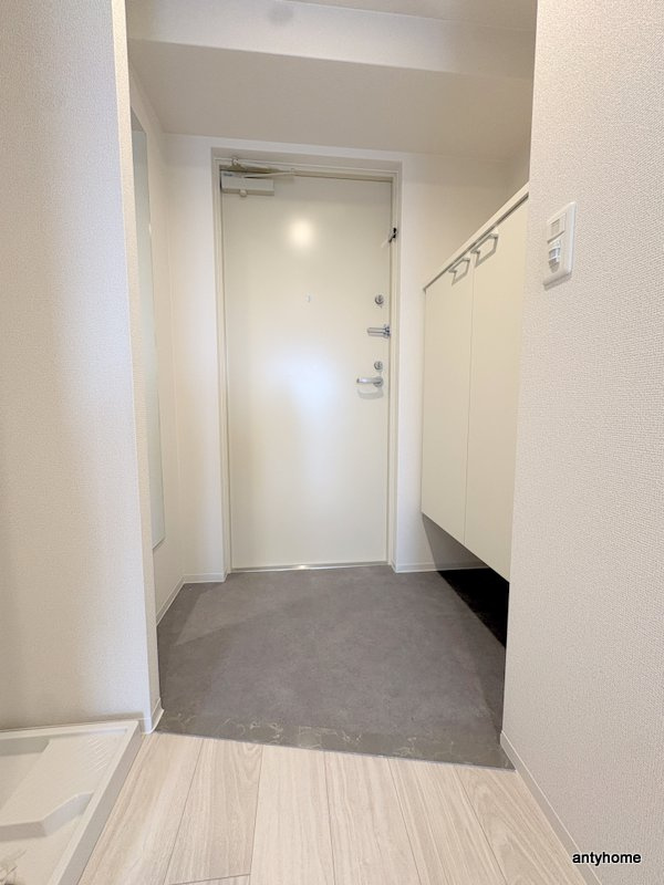 セレニテ梅田北グランデ　仲介手数料無料の玄関