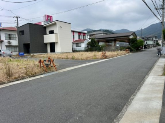 伊東市　宇佐美の前面道路含む現地写真