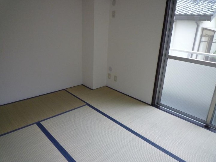 大高ロイヤルマンションの和室