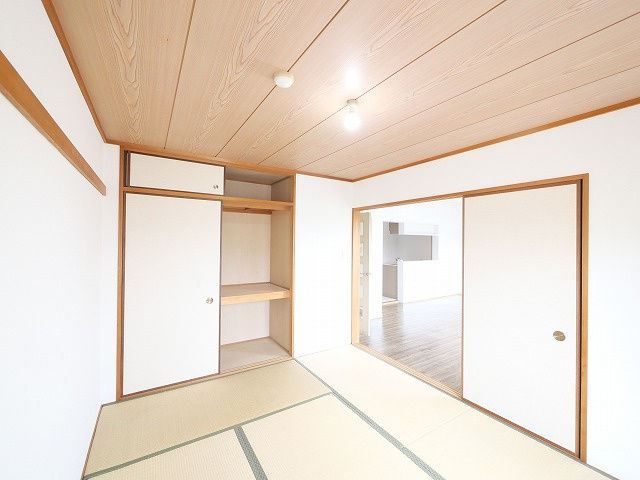ヒルクレストあやめ池の和室|和室、ちょっとしたくつろぎスペースにいかがでしょうか
