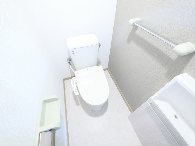 ヒルクレストあやめ池のトイレ|落ち着いたトイレです